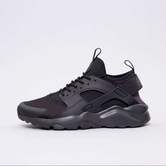 air huarache run ultra triple black